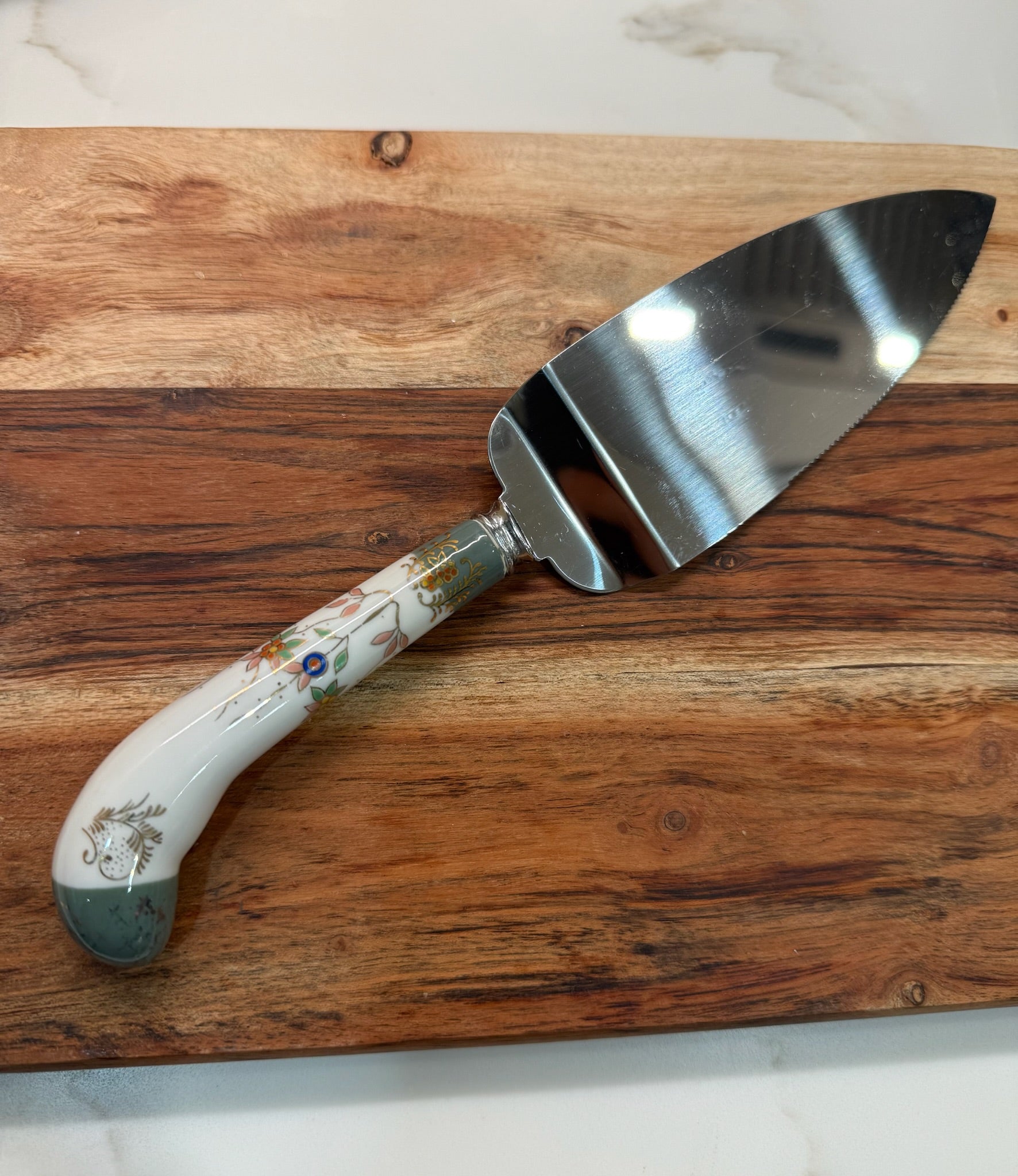 Porcelain Handle Cake Server